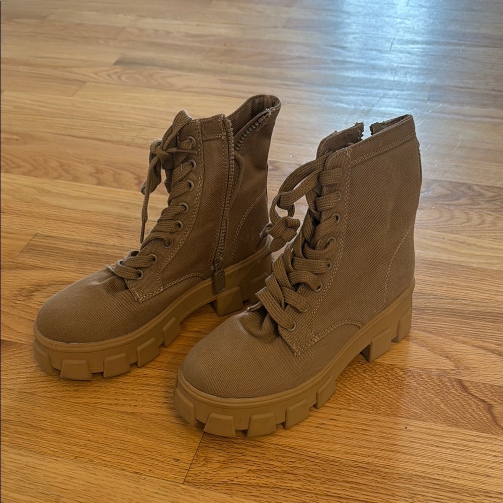 Stylish Tan Lace-Up Women's Boots